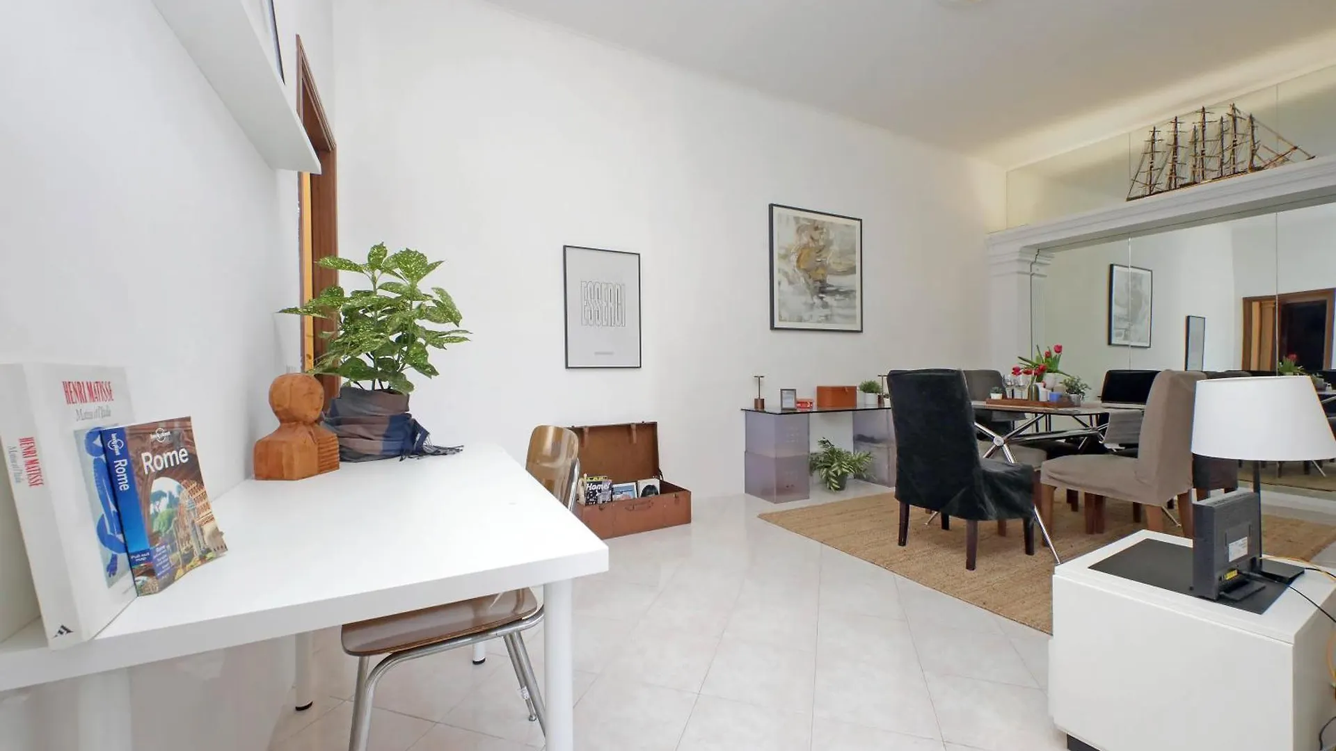 Giant Cola Di Rienzo Apartment Rome Italy
